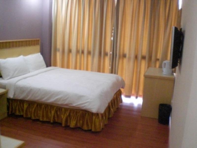 Oyo 89866 Houz Inn Bintulu Exterior foto